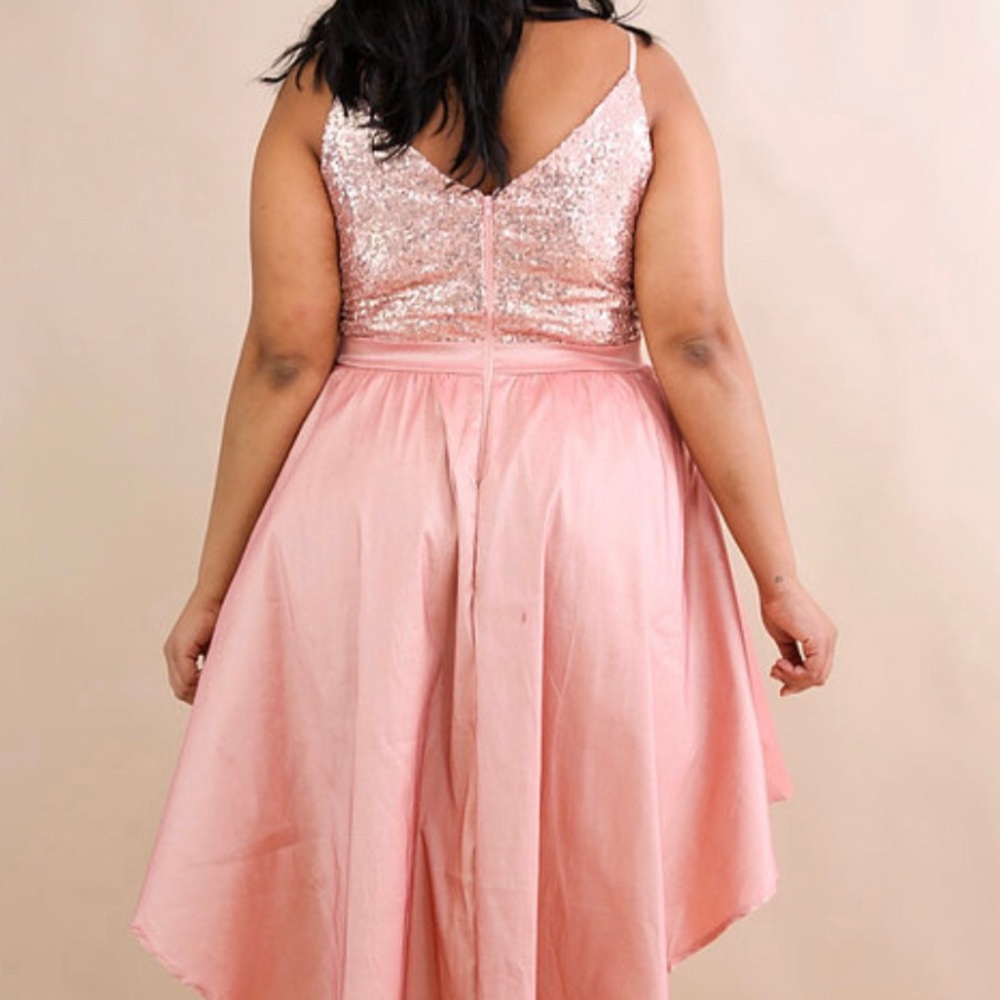 Clothing - Picture 4 of 4